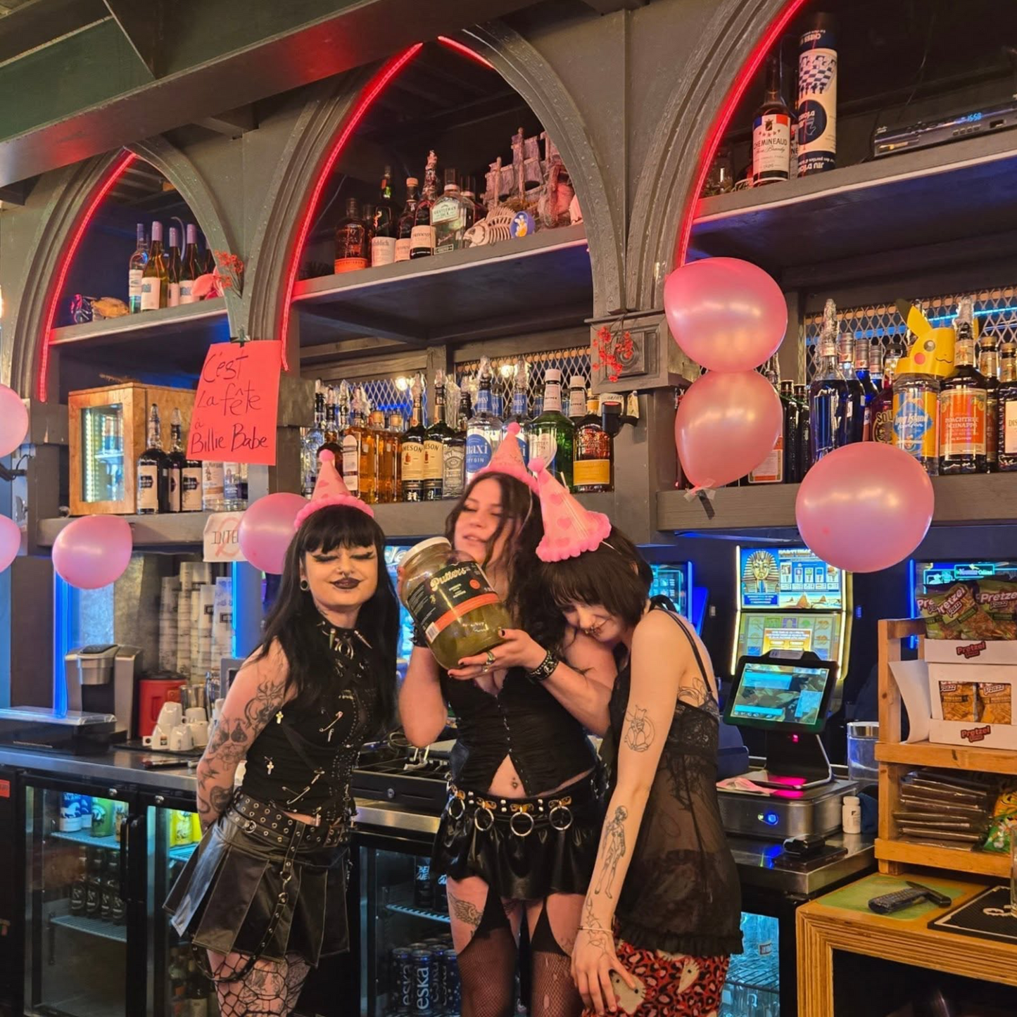 PIRANHA BAR